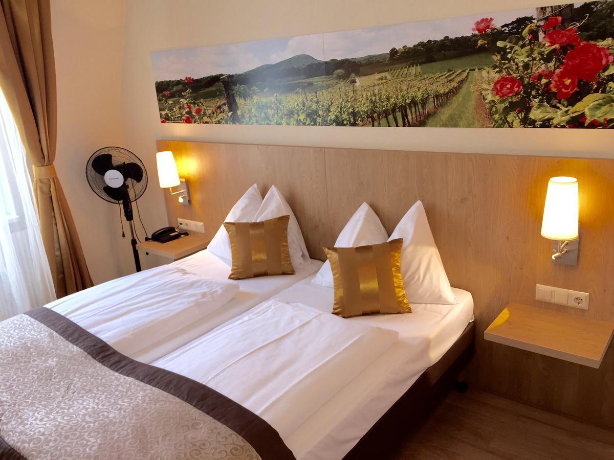 Hotel Babenbergerhof メードリング エクステリア 写真